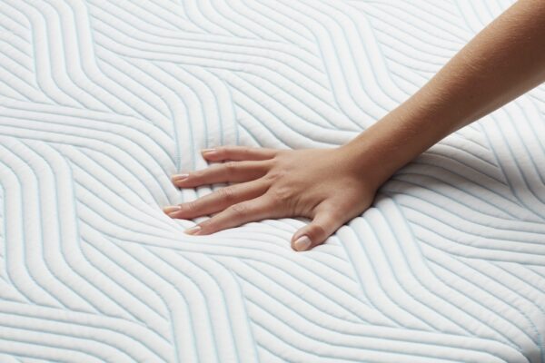TEMPUR_Pro®_Plus_SmartCool™_Medium_Firm_matras-drukverlagend-scaled-1.jpg Tempur matras Pro Plus Smartcool